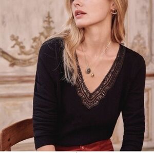 Sézane Wool Cashmere Janelle Jumper in Black